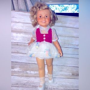 Shirley Temple doll, Vintage 1972 Ideal Toy Corp, 16" tall